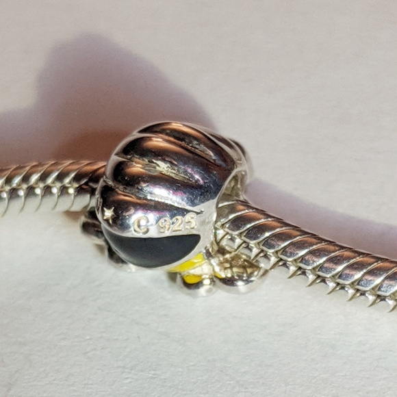 Chamilia Bumblebee Charm - Picture 3 of 5